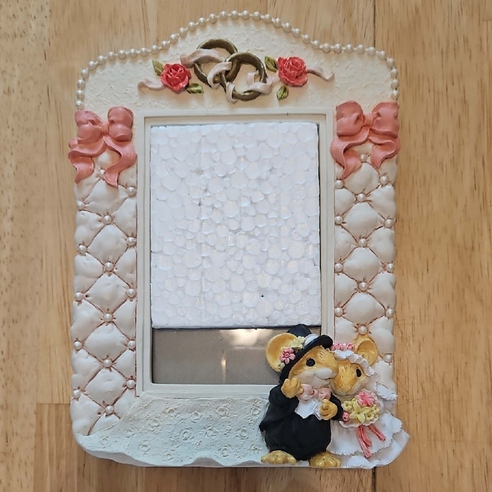 Charming Wedding Mouse Picture Frame